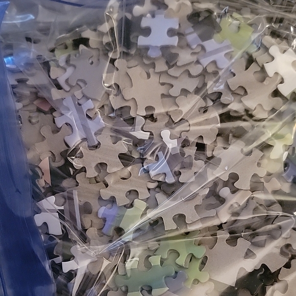 (J7) Puzzler's Choice 1000-Piece Puzzle - Colorful Car Design - Picture 3 of 3